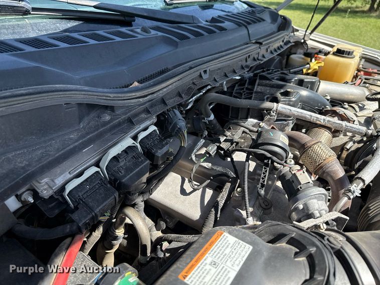 image for item EJ3574 2018 Ford F350 Super Duty XLT Crew Cab pickup truck