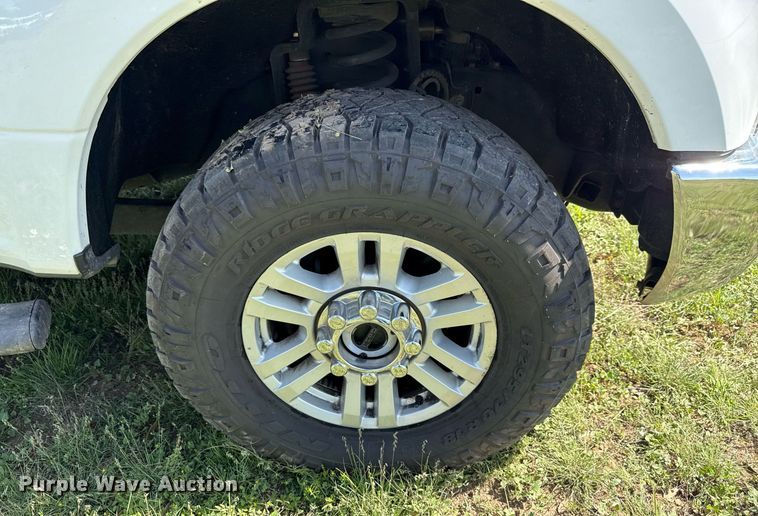 image for item EJ3574 2018 Ford F350 Super Duty XLT Crew Cab pickup truck