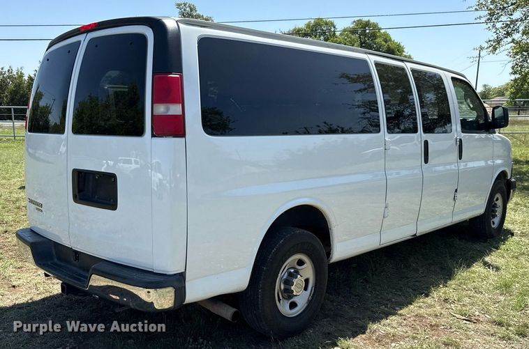 image for item EJ3575 2016 Chevrolet Express 3500 van
