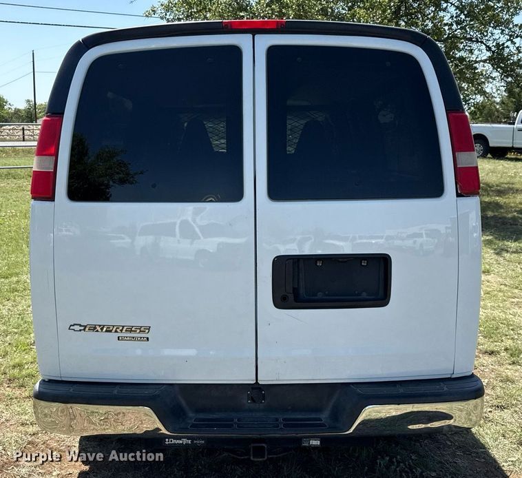 image for item EJ3575 2016 Chevrolet Express 3500 van