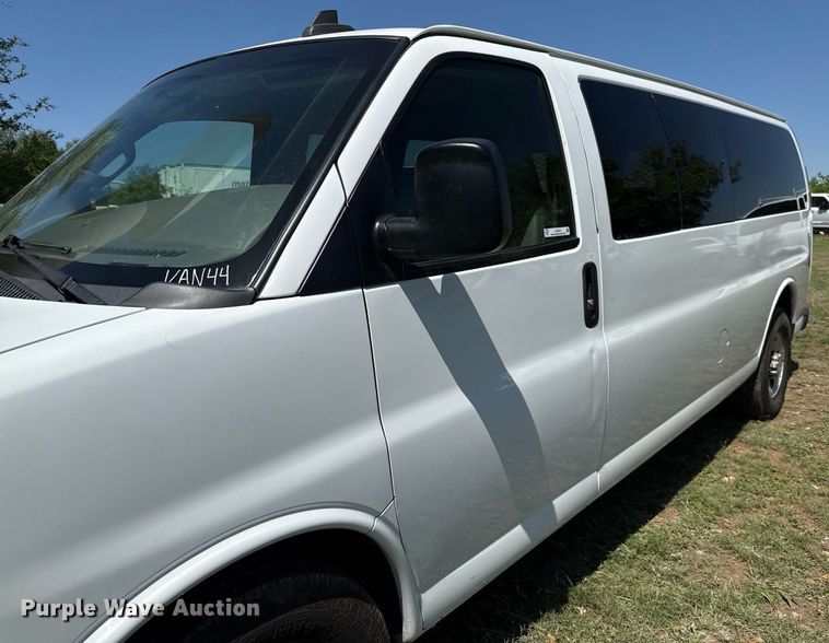 image for item EJ3575 2016 Chevrolet Express 3500 van