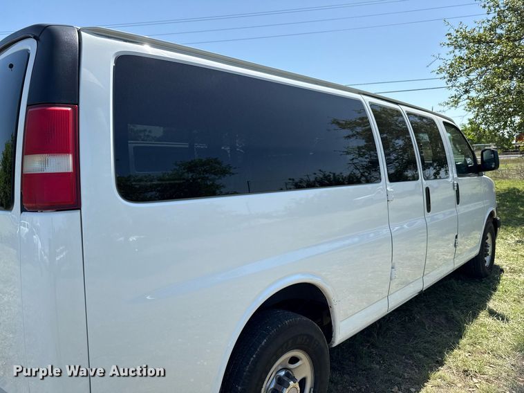 image for item EJ3575 2016 Chevrolet Express 3500 van