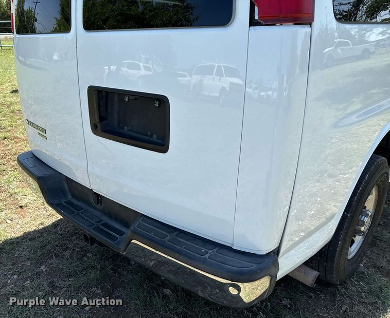 image for item EJ3575 2016 Chevrolet Express 3500 van