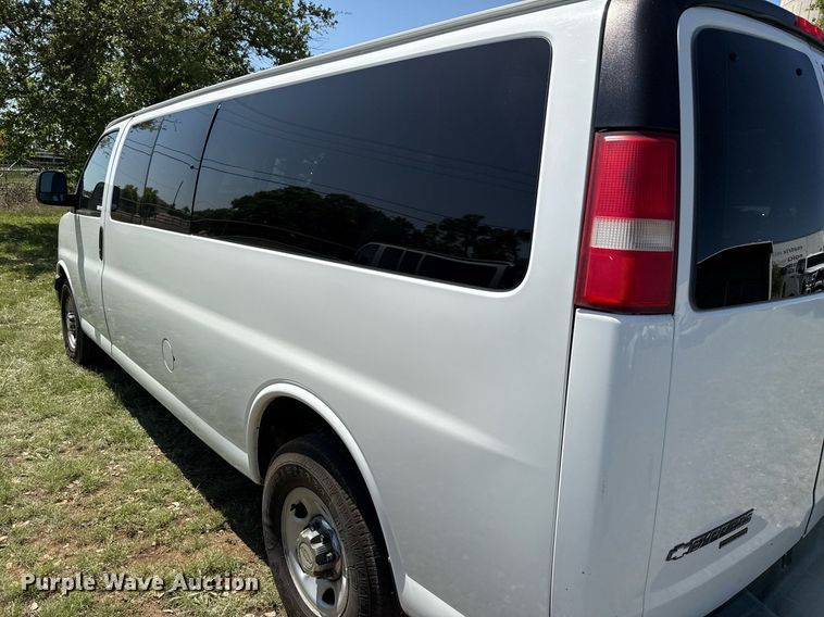 image for item EJ3575 2016 Chevrolet Express 3500 van