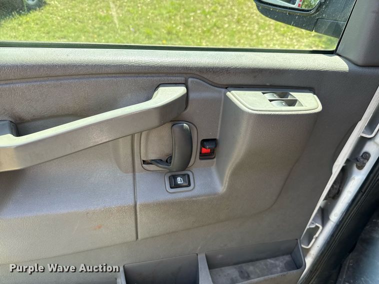 image for item EJ3575 2016 Chevrolet Express 3500 van