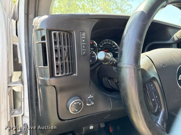 image for item EJ3575 2016 Chevrolet Express 3500 van
