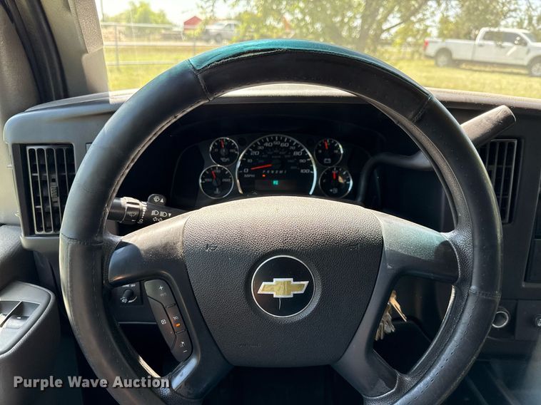 image for item EJ3575 2016 Chevrolet Express 3500 van