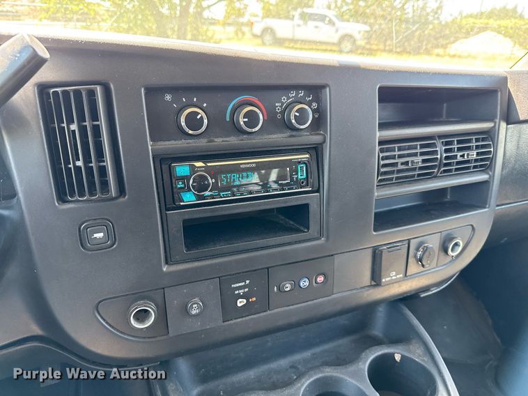 image for item EJ3575 2016 Chevrolet Express 3500 van