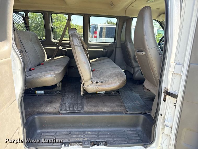 image for item EJ3575 2016 Chevrolet Express 3500 van
