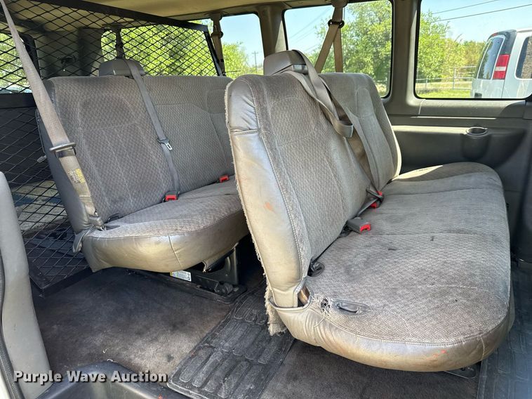 image for item EJ3575 2016 Chevrolet Express 3500 van