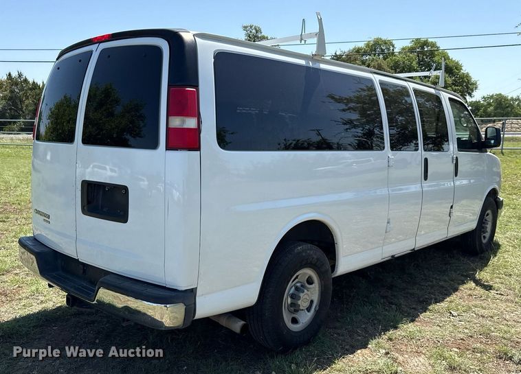 image for item EJ3576 2015 Chevrolet Express 3500 van