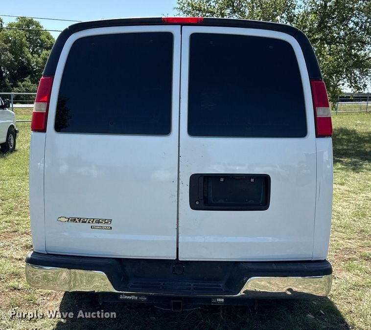 image for item EJ3576 2015 Chevrolet Express 3500 van