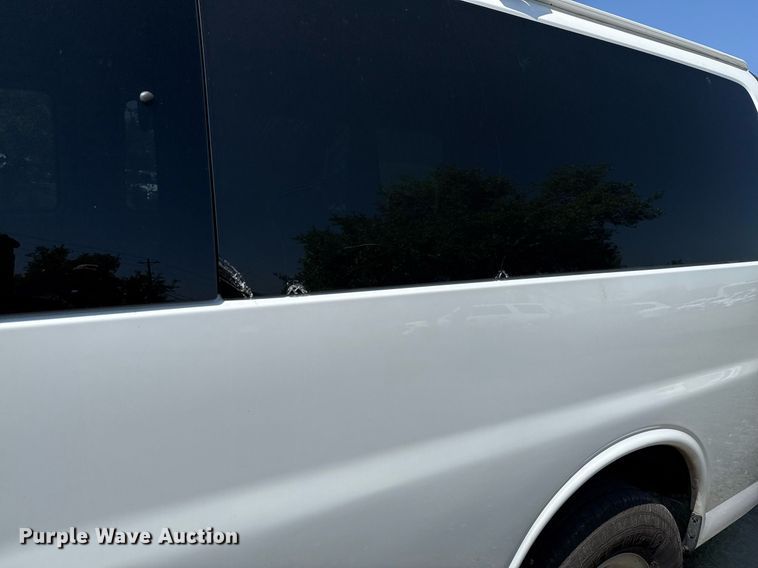 image for item EJ3576 2015 Chevrolet Express 3500 van