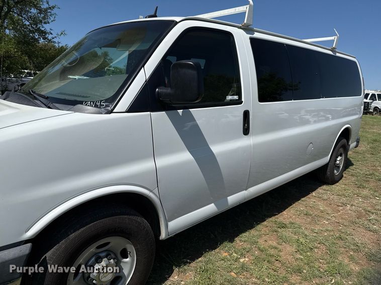 image for item EJ3576 2015 Chevrolet Express 3500 van
