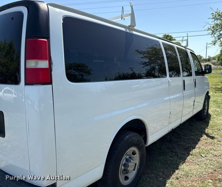 image for item EJ3576 2015 Chevrolet Express 3500 van