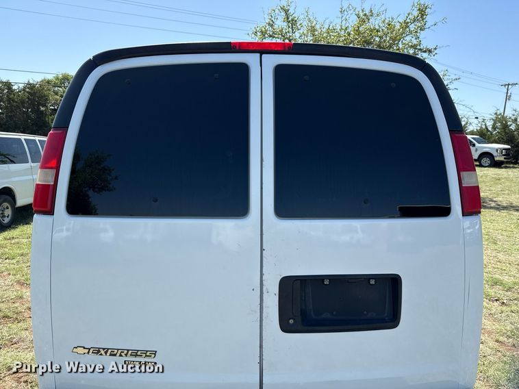 image for item EJ3576 2015 Chevrolet Express 3500 van