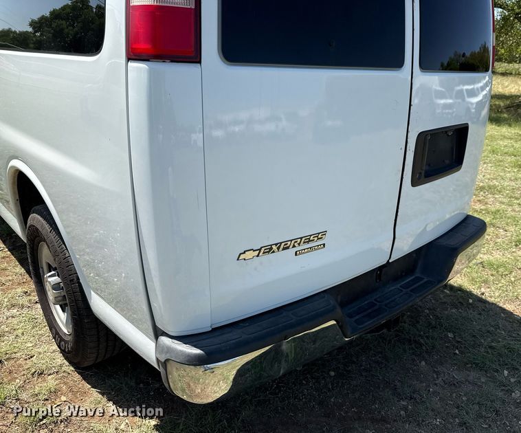 image for item EJ3576 2015 Chevrolet Express 3500 van