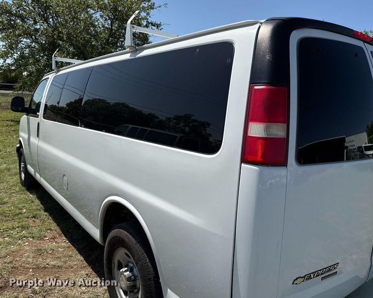 image for item EJ3576 2015 Chevrolet Express 3500 van