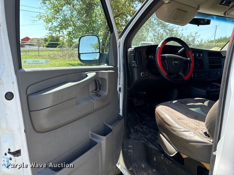 image for item EJ3576 2015 Chevrolet Express 3500 van