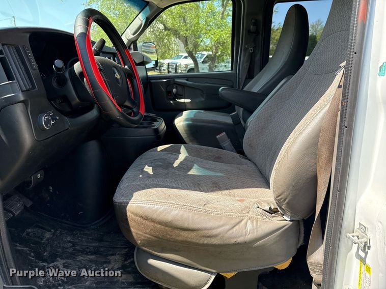 image for item EJ3576 2015 Chevrolet Express 3500 van