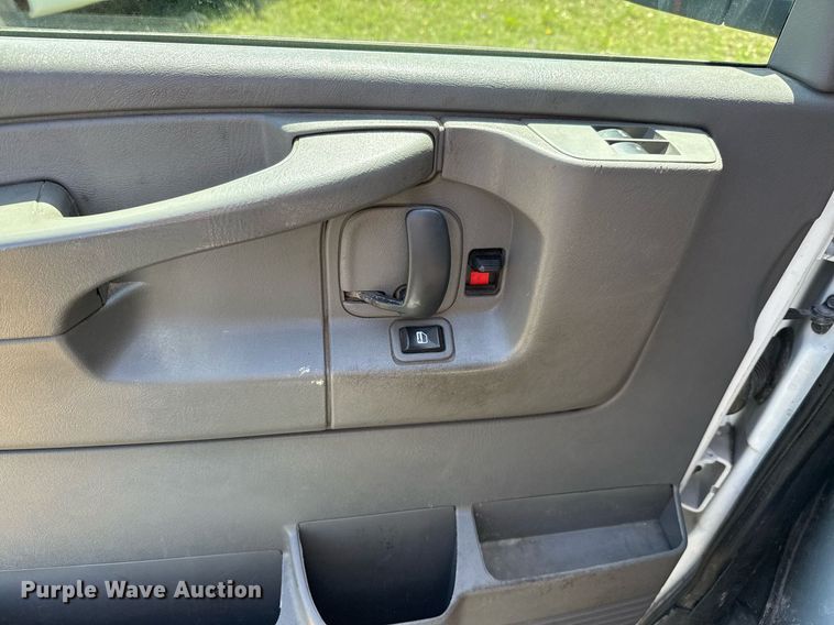 image for item EJ3576 2015 Chevrolet Express 3500 van