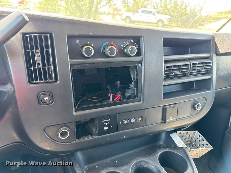 image for item EJ3576 2015 Chevrolet Express 3500 van