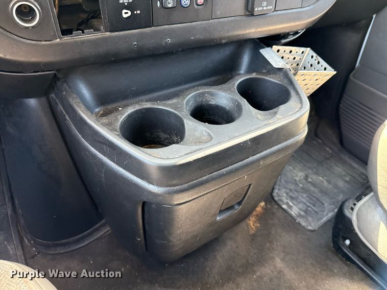 image for item EJ3576 2015 Chevrolet Express 3500 van