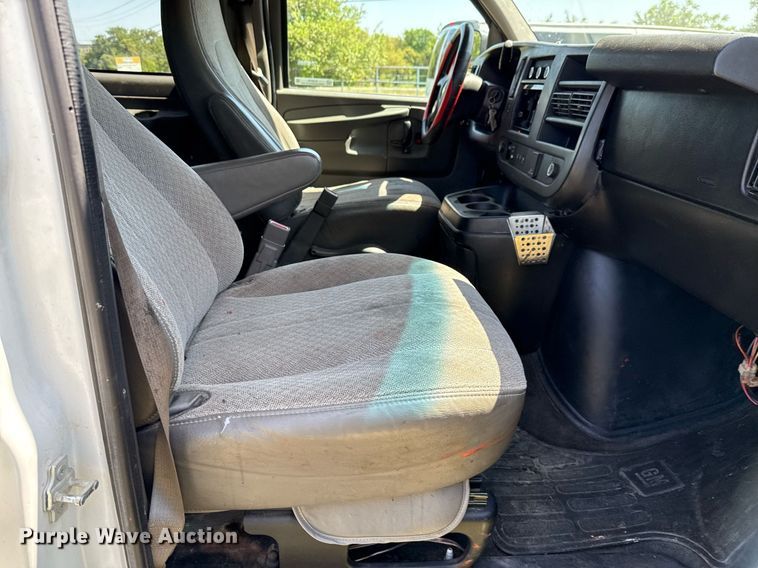 image for item EJ3576 2015 Chevrolet Express 3500 van