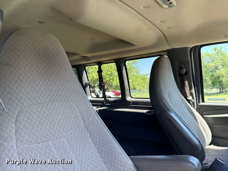 image for item EJ3576 2015 Chevrolet Express 3500 van