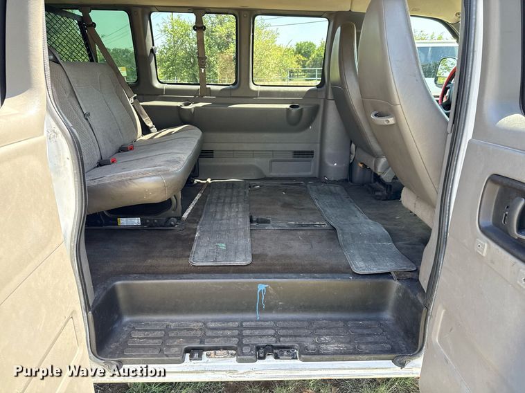 image for item EJ3576 2015 Chevrolet Express 3500 van