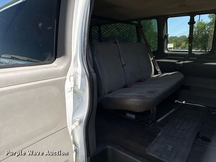 image for item EJ3576 2015 Chevrolet Express 3500 van