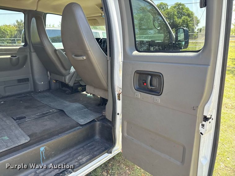 image for item EJ3576 2015 Chevrolet Express 3500 van