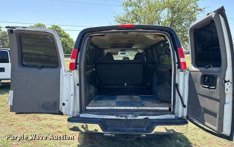 image for item EJ3576 2015 Chevrolet Express 3500 van