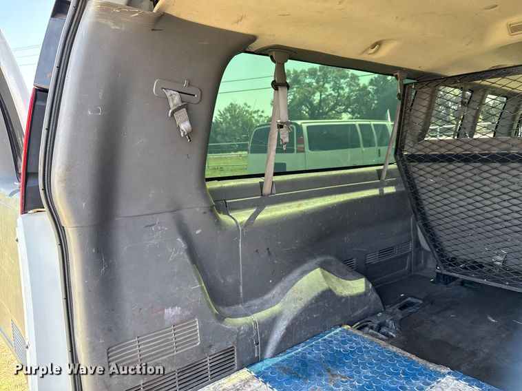 image for item EJ3576 2015 Chevrolet Express 3500 van