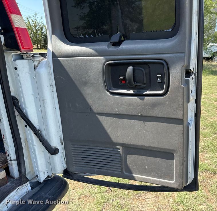 image for item EJ3576 2015 Chevrolet Express 3500 van