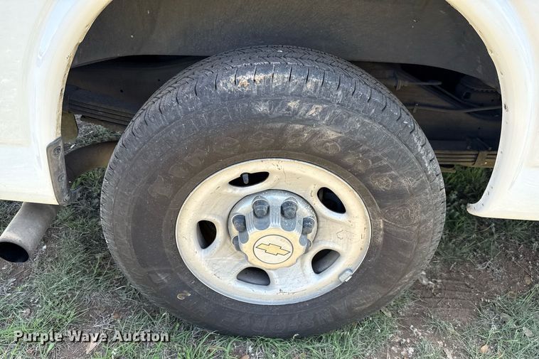 image for item EJ3576 2015 Chevrolet Express 3500 van