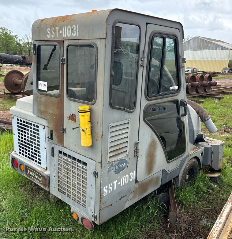 image for item EJ3589 Advance Exterra 6340 street sweeper