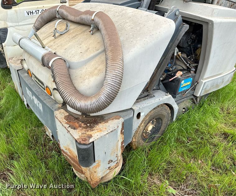 image for item EJ3589 Advance Exterra 6340 street sweeper