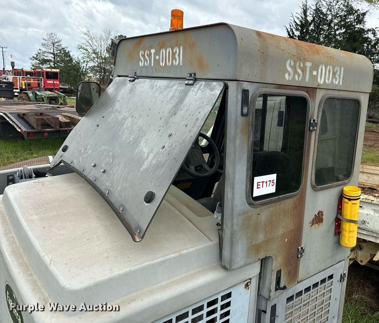 image for item EJ3589 Advance Exterra 6340 street sweeper