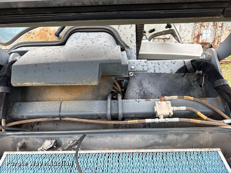 image for item EJ3589 Advance Exterra 6340 street sweeper