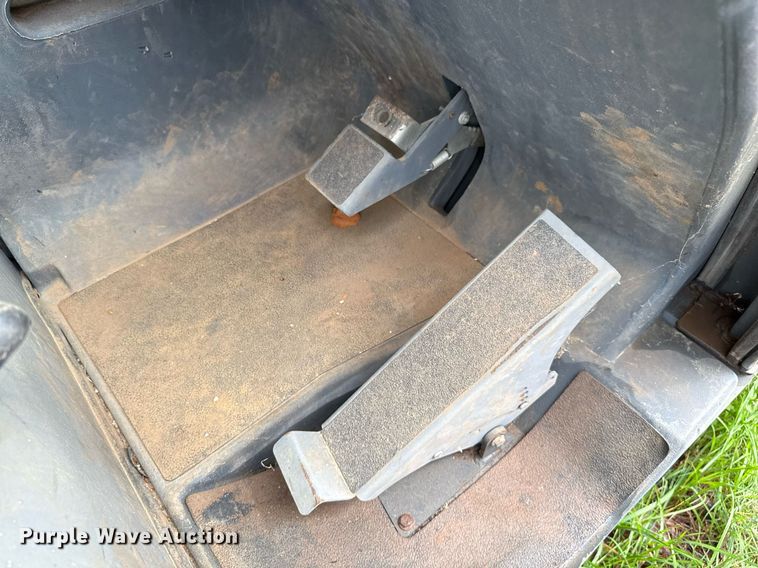 image for item EJ3589 Advance Exterra 6340 street sweeper