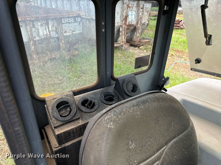 image for item EJ3589 Advance Exterra 6340 street sweeper