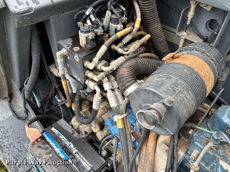 image for item EJ3589 Advance Exterra 6340 street sweeper