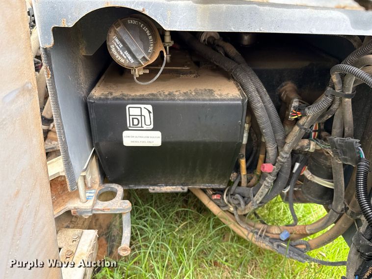 image for item EJ3589 Advance Exterra 6340 street sweeper