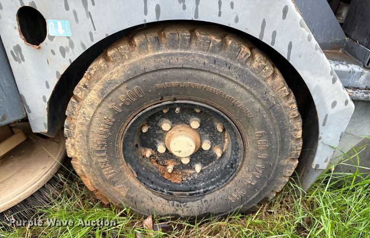 image for item EJ3589 Advance Exterra 6340 street sweeper