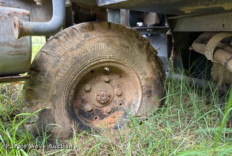 image for item EJ3589 Advance Exterra 6340 street sweeper