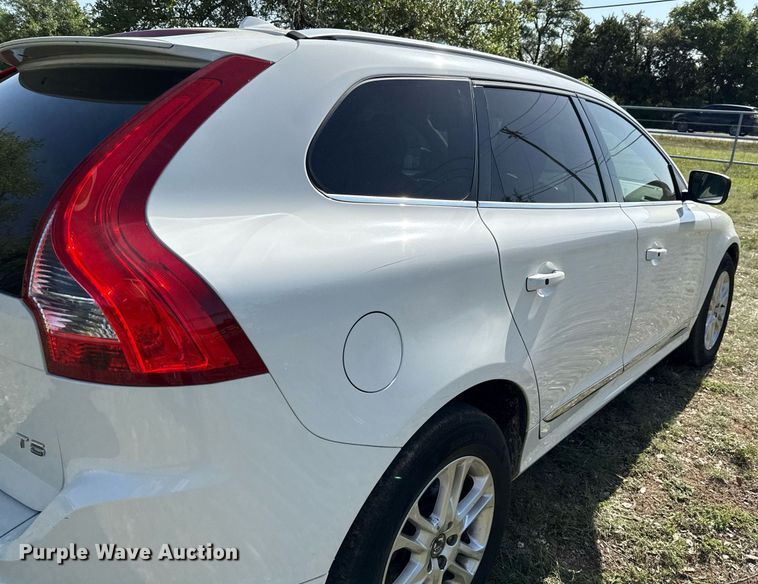 image for item EJ3635 2016 Volvo XC60 SUV