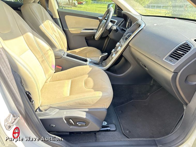 image for item EJ3635 2016 Volvo XC60 SUV