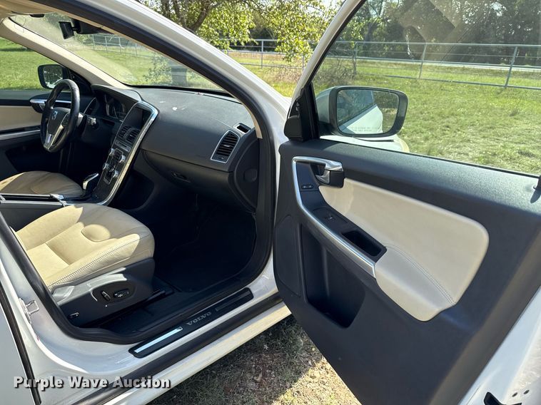 image for item EJ3635 2016 Volvo XC60 SUV