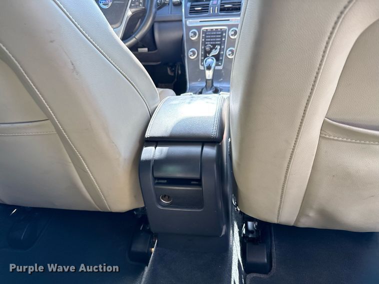 image for item EJ3635 2016 Volvo XC60 SUV